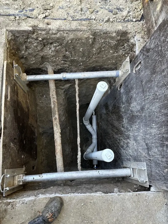 Experienced plumber completing Gas Line Repair work in Navy
